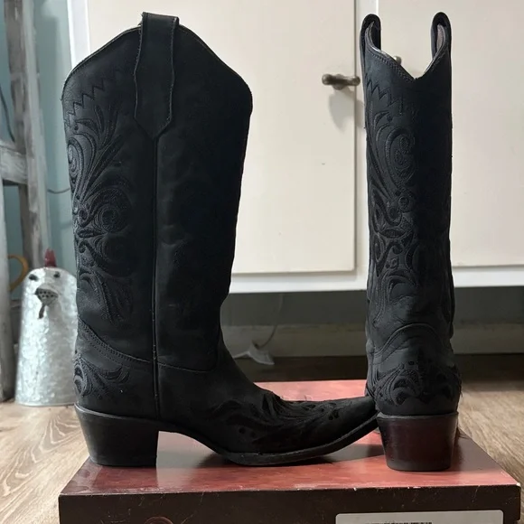 Circle G Black Embroidered Heeled Boots - Picture 3 of 6